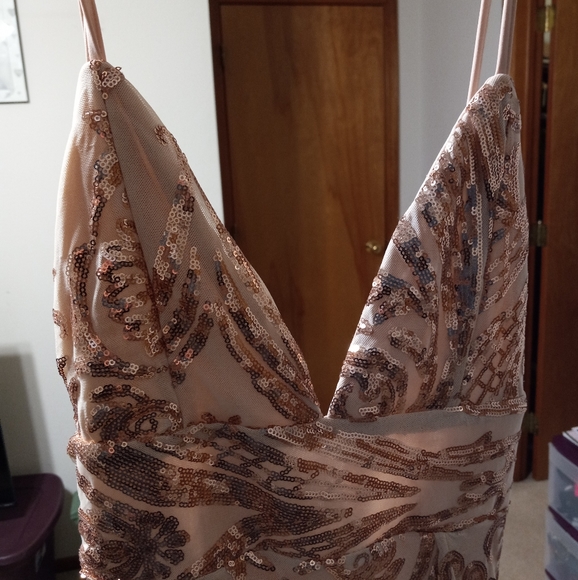 Dress - Picture 2 of 5